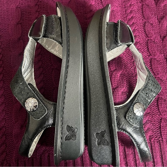 Alegria Tile Me More Black Leather Kendra T-Strap Sandals Size 40 Size 9.5/10 - Picture 8 of 13